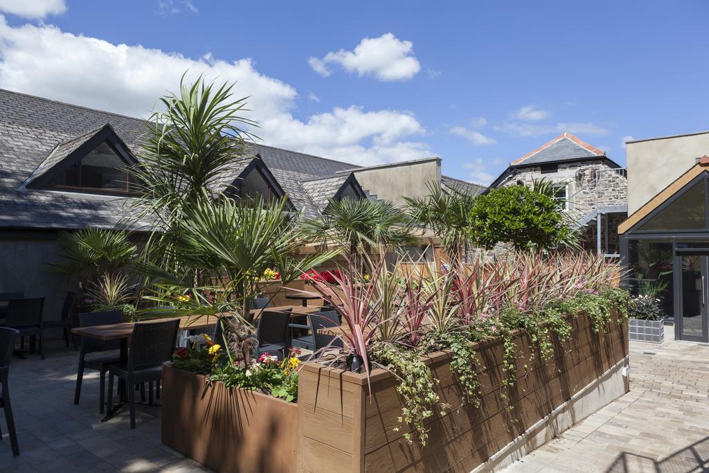 The White Hart Hotel Wetherspoon Okehampton Exterior photo