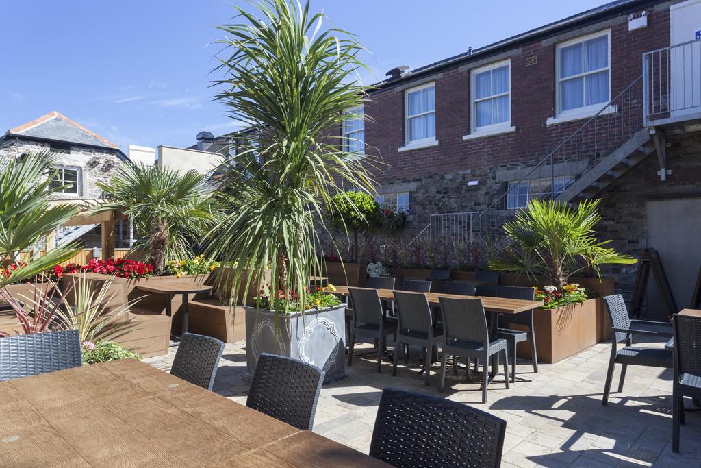 The White Hart Hotel Wetherspoon Okehampton Exterior photo